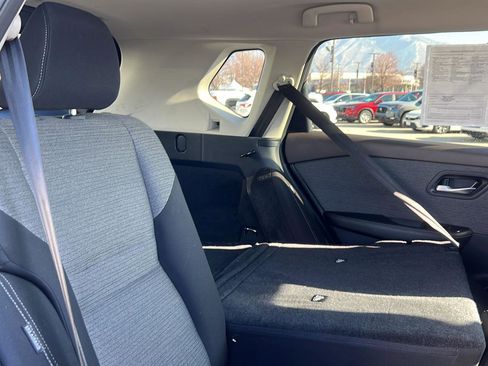 Used 2023 Nissan Rogue SV image 23