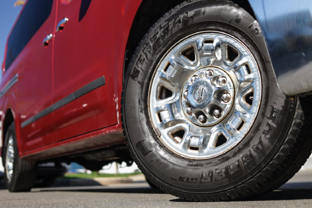 Used 2016 Nissan NV 3500 SL RWD image 11