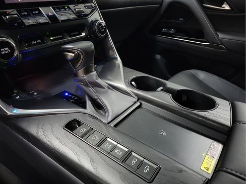 Used 2024 Lexus LX 600 4WD w/ Appearance Package image 18