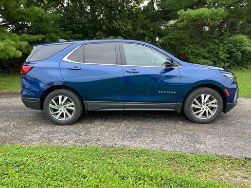 Used 2023 Chevrolet Equinox LT AWD/4WD image 2