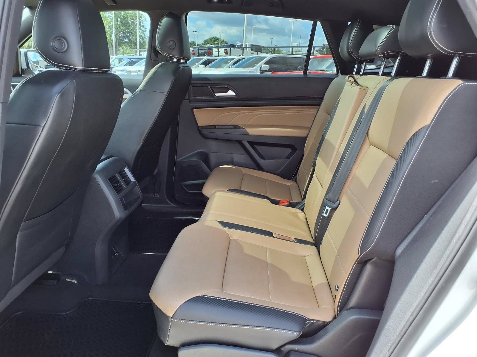 Used 2022 Volkswagen Atlas Cross Sport SE FWD image 18