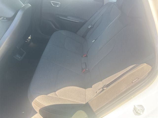 Used 2025 Kia K4 FWD image 10