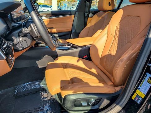 Used 2023 BMW 530e xDrive w/ Premium Package image 8