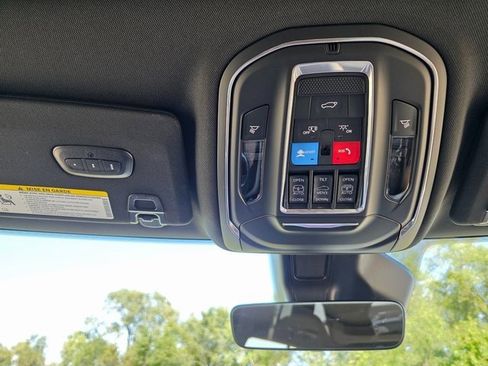 New 2025 Jeep Grand Cherokee Limited w/ Trailer Tow Package image 39