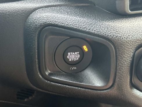 Used 2024 Jeep Wrangler Unlimited AWD/4WD image 43