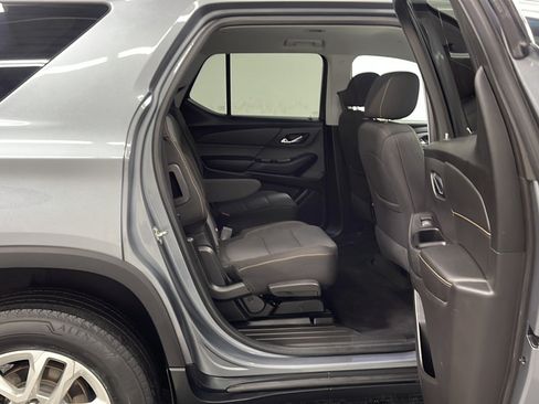 Used 2018 Chevrolet Traverse LT FWD image 16