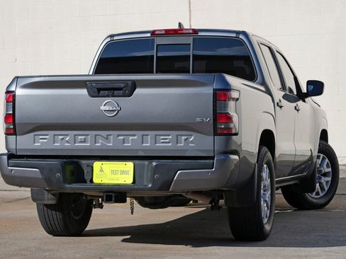 Used 2022 Nissan Frontier SV w/ SV Premium Package RWD image 4
