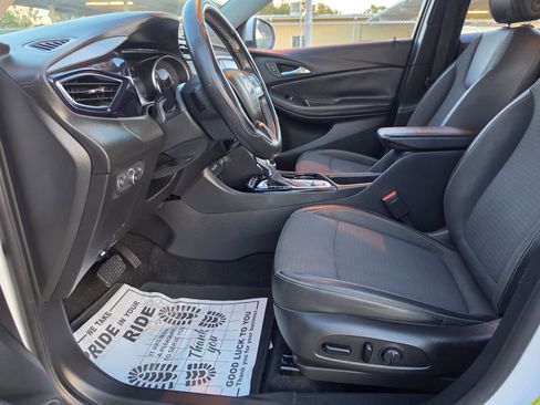 Used 2020 Buick Encore GX Preferred w/ Cold Weather Comfort Package FWD image 25