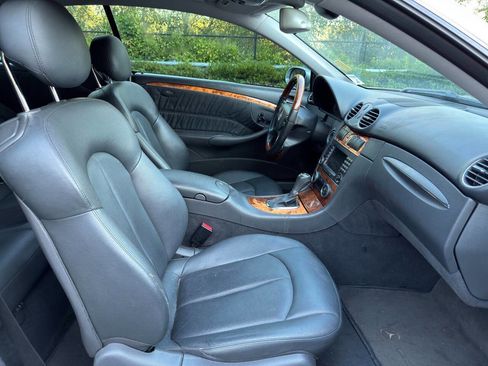 Used 2005 Mercedes-Benz CLK 500 Coupe w/ Sunroof Pkg image 12