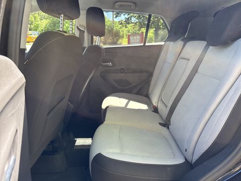 Used 2020 Chevrolet Trax LS w/ Tint and Cruise Package AWD/4WD image 13