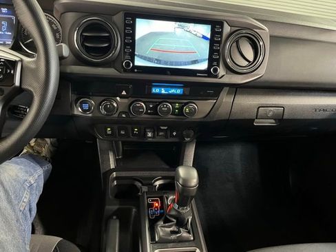 Used 2023 Toyota Tacoma TRD Off-Road w/ Technology Package AWD/4WD image 28