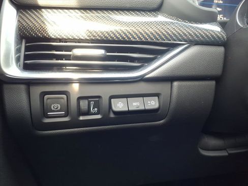 Used 2023 Cadillac XT4 Sport image 17