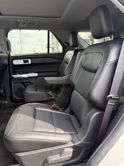 Used 2023 Ford Explorer Limited w/ Limited Technology Package RWD image 15