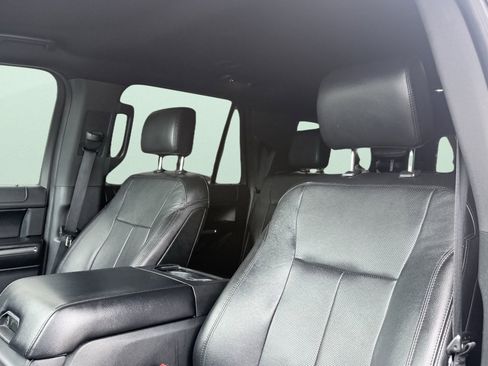 Used 2018 Ford Expedition Max XLT w/ Equipment Group 202A RWD image 28