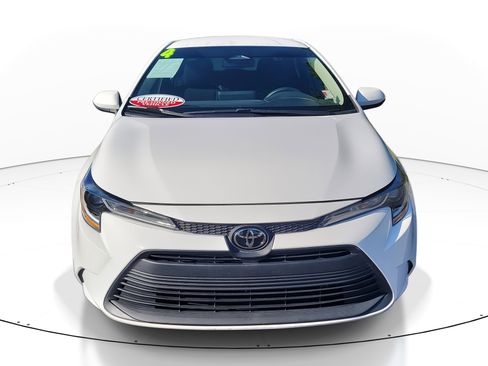 Certified 2024 Toyota Corolla LE image 2