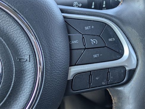 Used 2021 Jeep Compass Latitude image 26