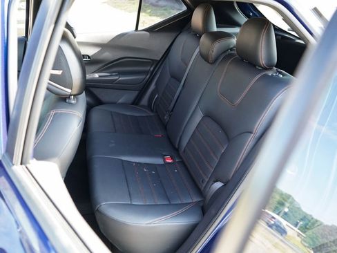 Used 2019 Nissan Kicks SR w/ SR Premium Package FWD image 9