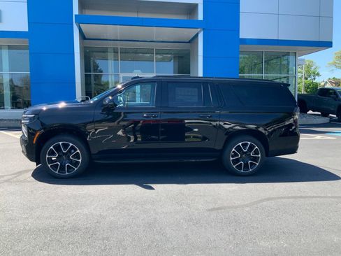 New 2026 Chevrolet Suburban RST w/ Advanced Technology Package AWD/4WD image 8