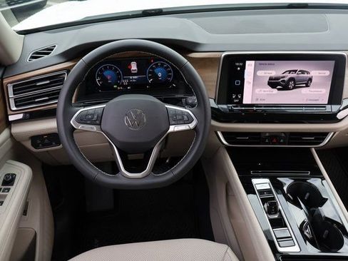 New 2026 Volkswagen Atlas SE image 15