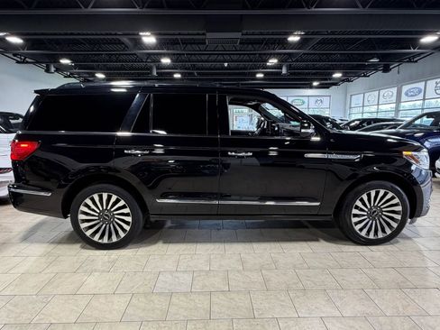 Used 2019 Lincoln Navigator Reserve AWD/4WD image 29