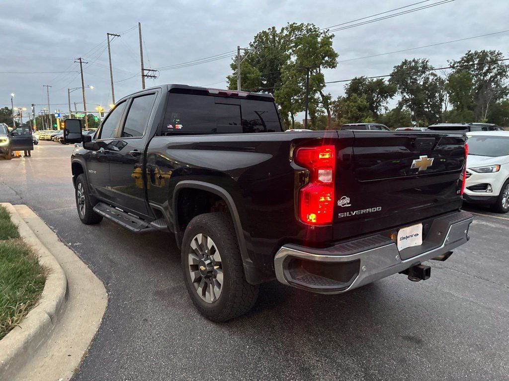 Used 2022 Chevrolet Silverado 3500 LT w/ All Star Edition AWD/4WD image 6