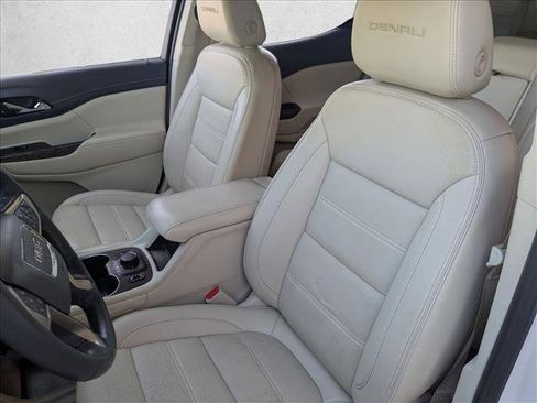 Used 2023 GMC Acadia Denali image 15