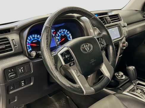 Used 2017 Toyota 4Runner SR5 Premium AWD/4WD image 18