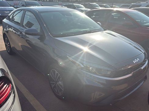 Used 2024 Kia Forte LXS w/ LXS Technology Package FWD image 1