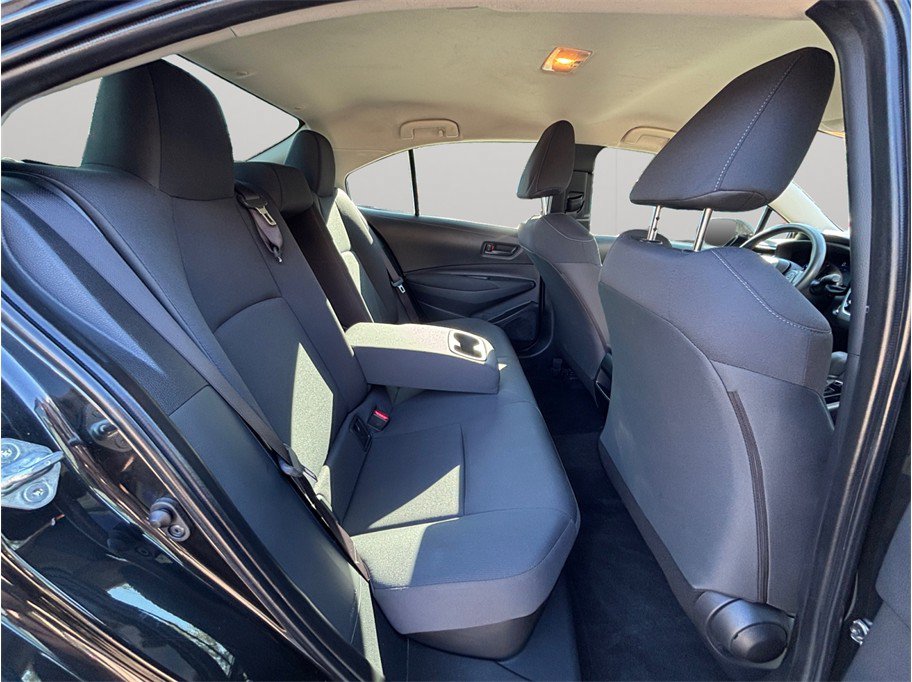 Used 2022 Toyota Corolla LE FWD image 32