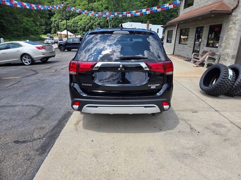 Used 2019 Mitsubishi Outlander SE AWD/4WD image 6
