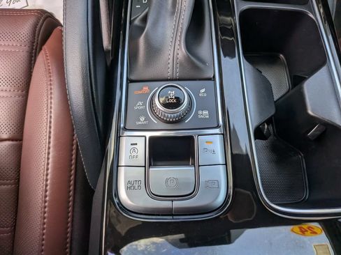Certified 2024 Kia Telluride SX Prestige w/ Towing Package AWD/4WD image 29
