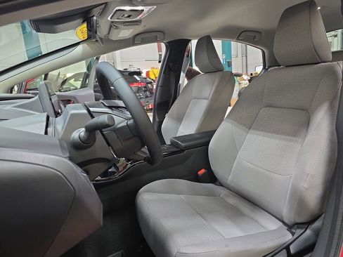 Used 2026 Toyota Prius LE image 15