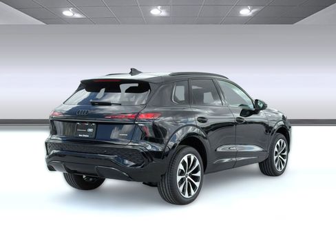 New 2026 Audi Q3 quattro 2.0T image 9