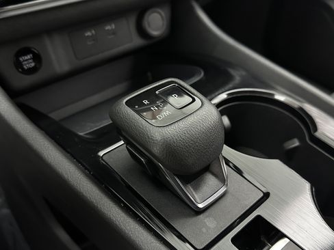 Used 2024 Nissan Rogue S AWD/4WD image 16