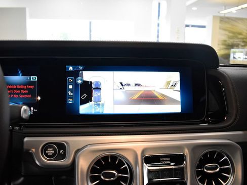 Certified 2025 Mercedes-Benz G 63 AMG 4MATIC image 32