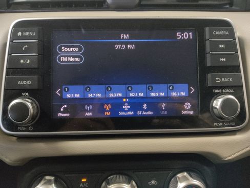 Used 2021 Nissan Versa SV FWD image 25