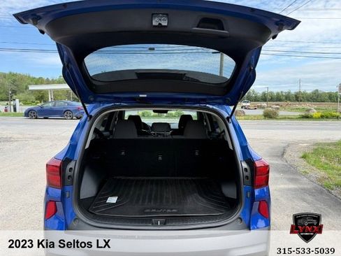 Used 2023 Kia Seltos LX AWD/4WD image 26