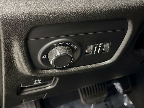 Used 2023 Jeep Grand Cherokee L Laredo w/ Luxury Tech Group I AWD/4WD image 12