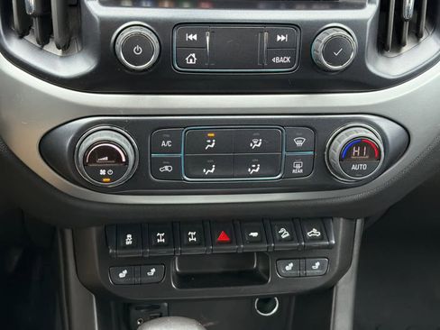 Used 2022 Chevrolet Colorado ZR2 image 20