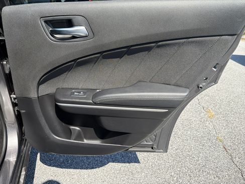 Used 2019 Dodge Charger SXT RWD image 19
