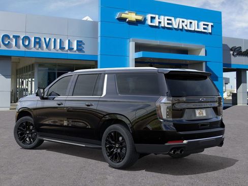 New 2025 Chevrolet Suburban Premier image 3