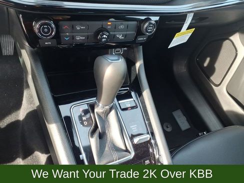 New 2026 Jeep Compass Latitude image 11