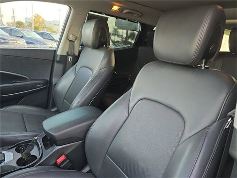 Used 2018 Hyundai Santa Fe Sport image 16