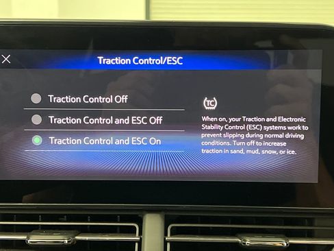 Used 2025 Chevrolet Trax LT w/ LT Convenience Package image 50