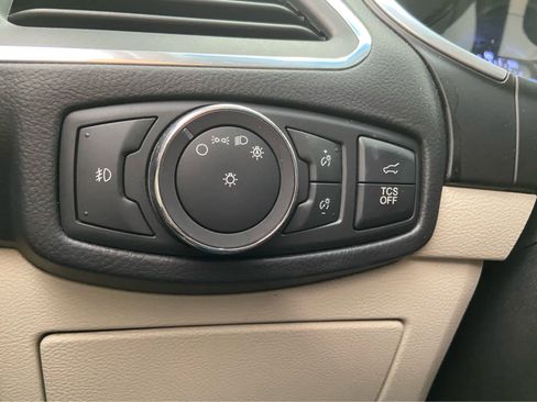 Used 2019 Ford Edge Titanium image 38