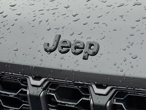 New 2026 Jeep Grand Cherokee Altitude AWD/4WD image 16