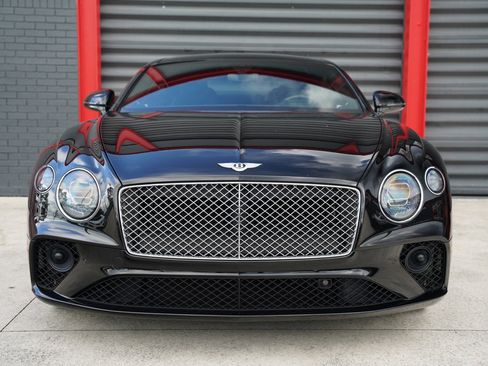 Used 2021 Bentley Continental GT image 9