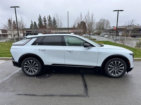 New 2026 Cadillac Lyriq Premium Sport image 6