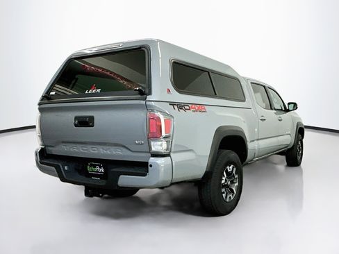 Used 2021 Toyota Tacoma TRD Off-Road w/ Technology Package AWD/4WD image 9