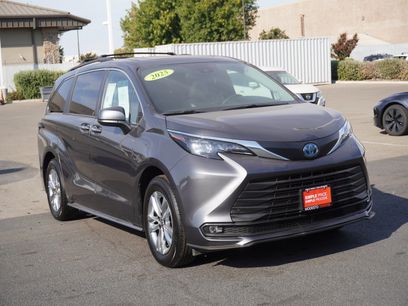 Used 2025 Toyota Sienna XLE w/ XLE Plus Package